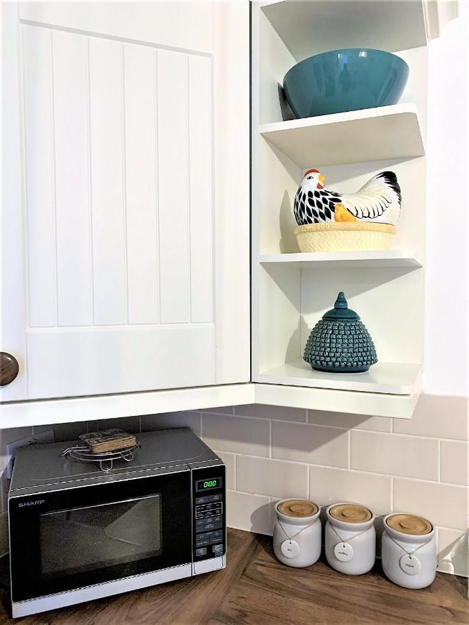 Riverside Channel5 "Holidays Homes In The Sun" Featured Central Canterbury Cottage With Free Parking المظهر الخارجي الصورة