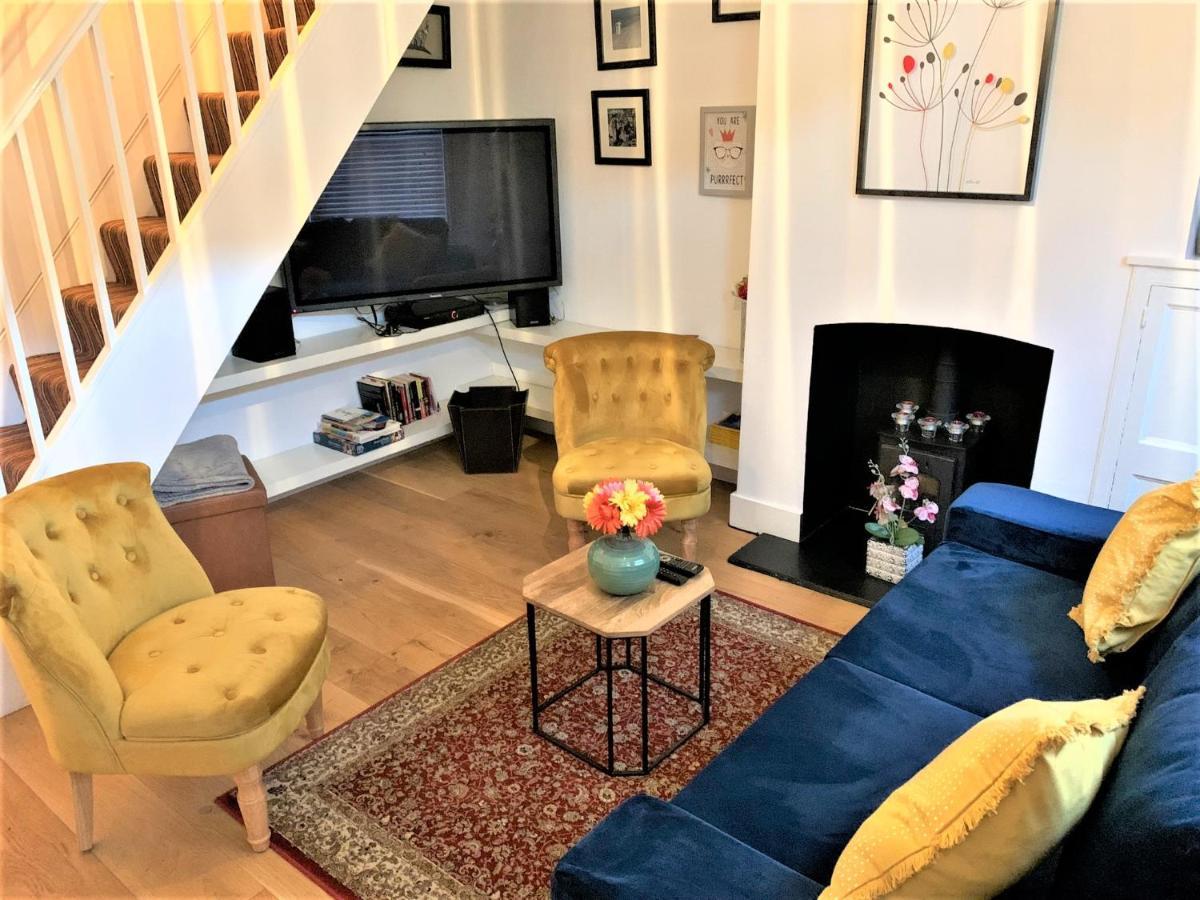 Riverside Channel5 "Holidays Homes In The Sun" Featured Central Canterbury Cottage With Free Parking المظهر الخارجي الصورة