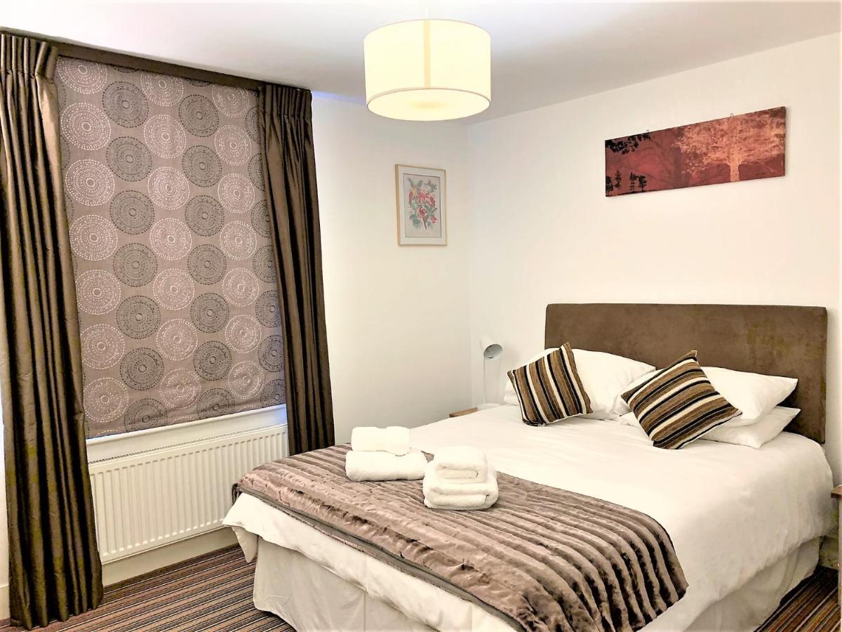 Riverside Channel5 "Holidays Homes In The Sun" Featured Central Canterbury Cottage With Free Parking المظهر الخارجي الصورة
