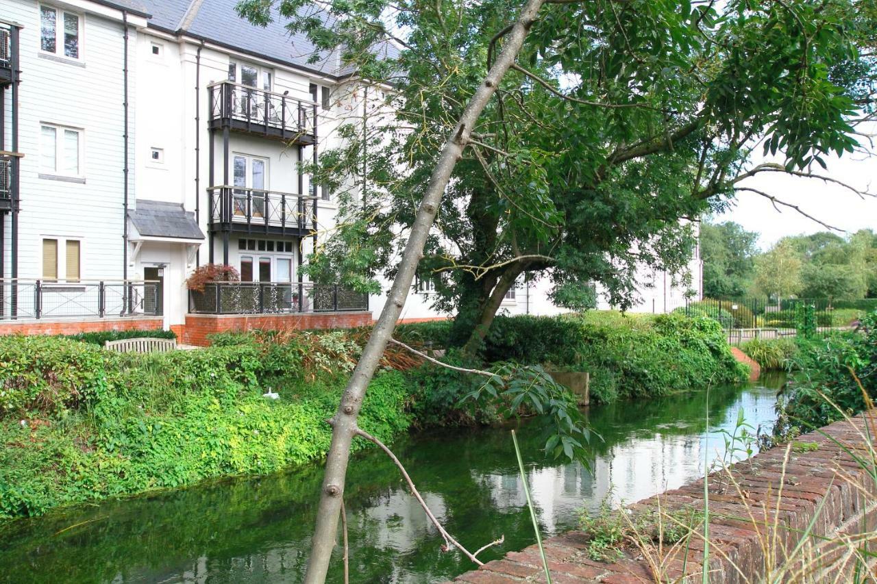 Riverside Channel5 "Holidays Homes In The Sun" Featured Central Canterbury Cottage With Free Parking المظهر الخارجي الصورة