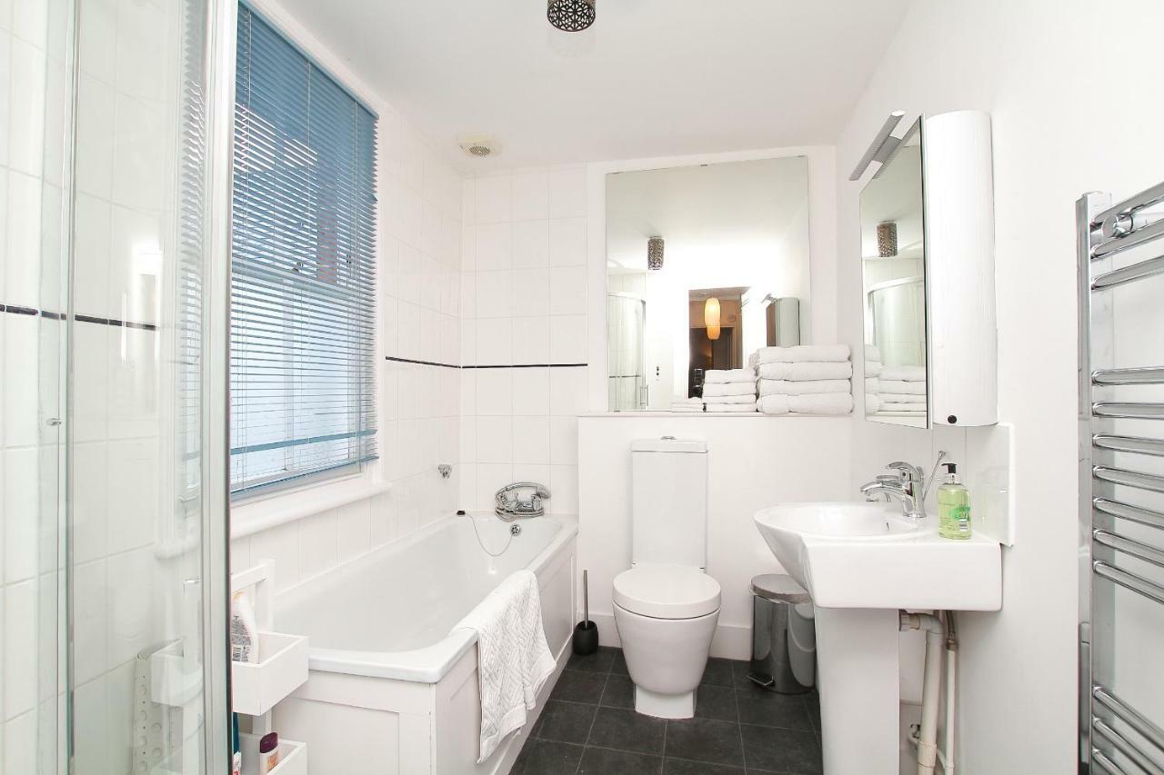 Riverside Channel5 "Holidays Homes In The Sun" Featured Central Canterbury Cottage With Free Parking المظهر الخارجي الصورة