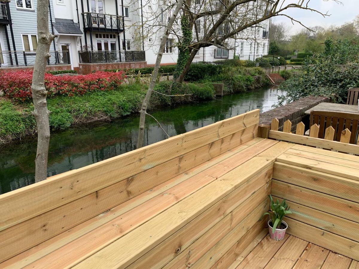 Riverside Channel5 "Holidays Homes In The Sun" Featured Central Canterbury Cottage With Free Parking المظهر الخارجي الصورة